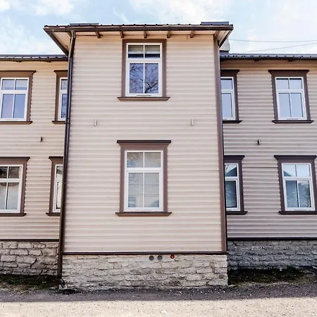 Contact Free With Free Parking Apartment *