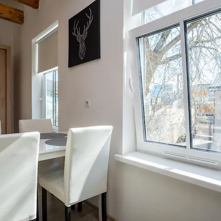 Contact Free With Free Parking