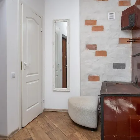 Contact Free With Free Parking