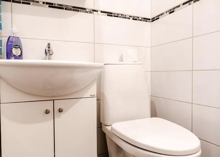 Contact Free With Free Parking *