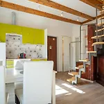 Contact Free With Free Parking Appartement