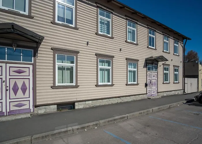 Contact Free With Free Parking